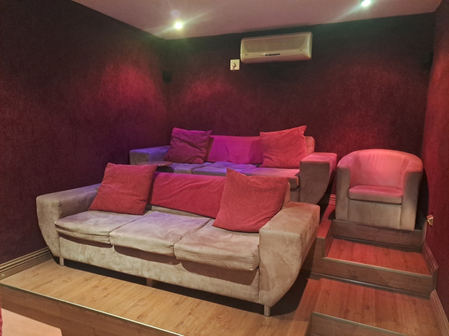 4 Bedroom Property for Sale in Linmeyer Gauteng