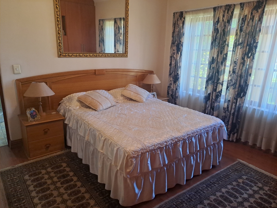 4 Bedroom Property for Sale in Linmeyer Gauteng