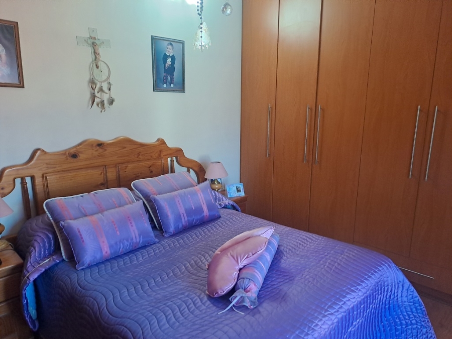 4 Bedroom Property for Sale in Linmeyer Gauteng