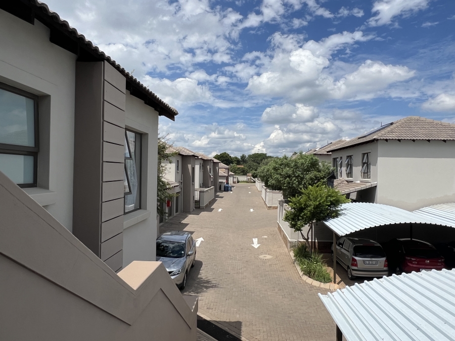 2 Bedroom Property for Sale in Montana Tuine Gauteng