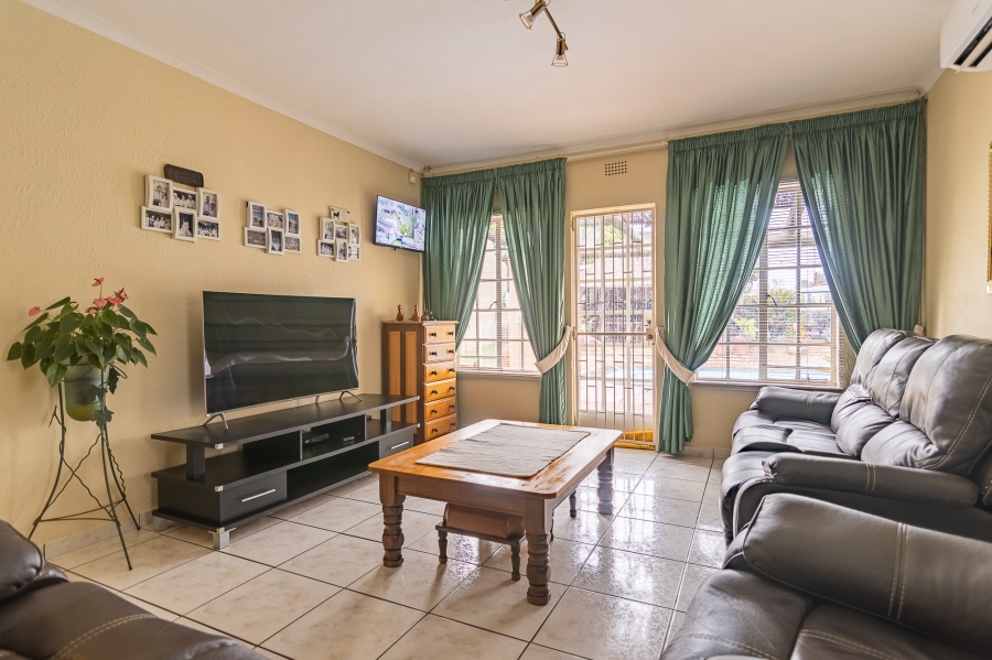 3 Bedroom Property for Sale in Groblerpark Gauteng