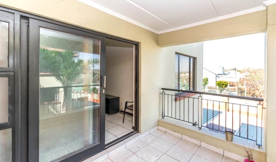 2 Bedroom Property for Sale in Sunninghill Gauteng