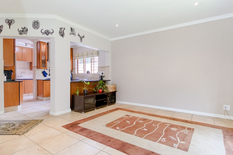 4 Bedroom Property for Sale in Magaliessig Gauteng