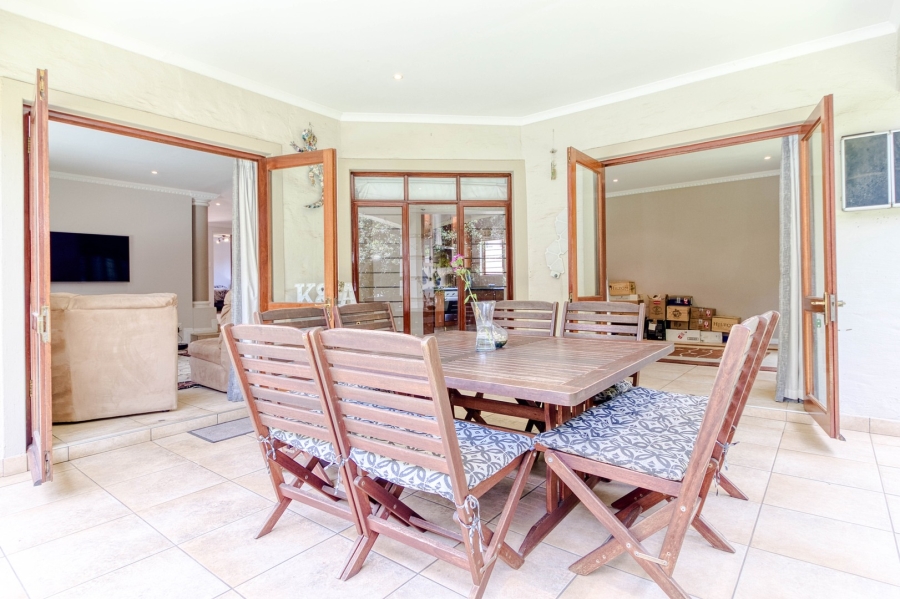 4 Bedroom Property for Sale in Magaliessig Gauteng