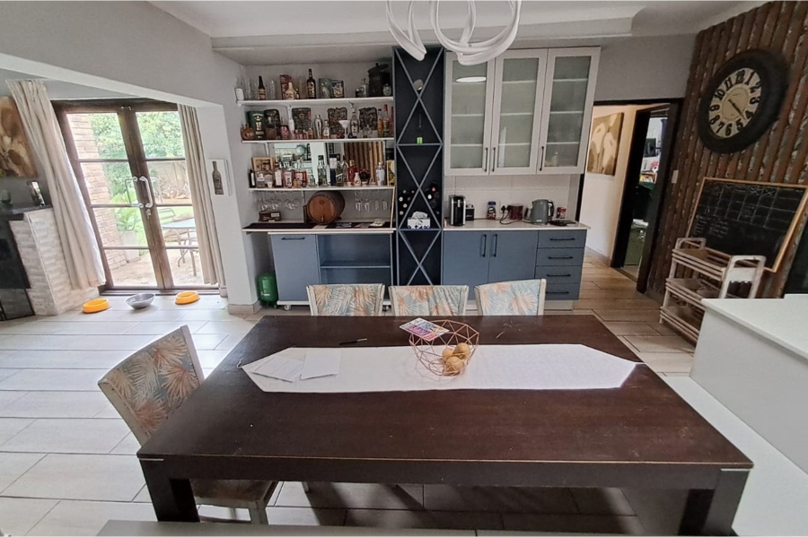 6 Bedroom Property for Sale in Lyttelton Manor Gauteng