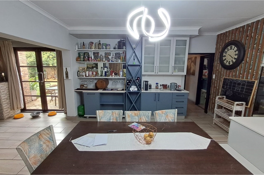 6 Bedroom Property for Sale in Lyttelton Manor Gauteng