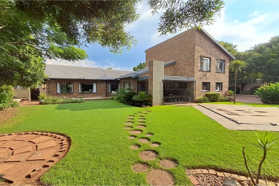 6 Bedroom Property for Sale in Lyttelton Manor Gauteng