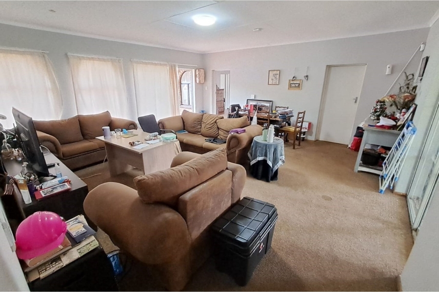 6 Bedroom Property for Sale in Lyttelton Manor Gauteng