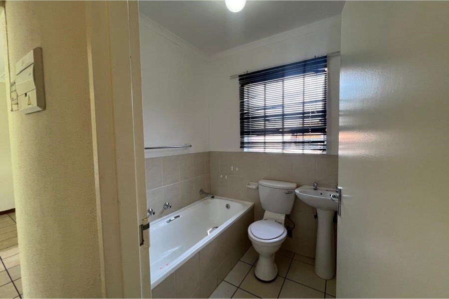 To Let 3 Bedroom Property for Rent in Northwold Gauteng