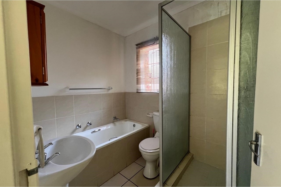 To Let 3 Bedroom Property for Rent in Northwold Gauteng