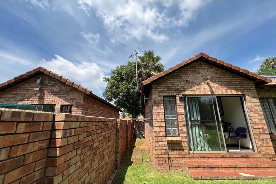 To Let 3 Bedroom Property for Rent in Northwold Gauteng