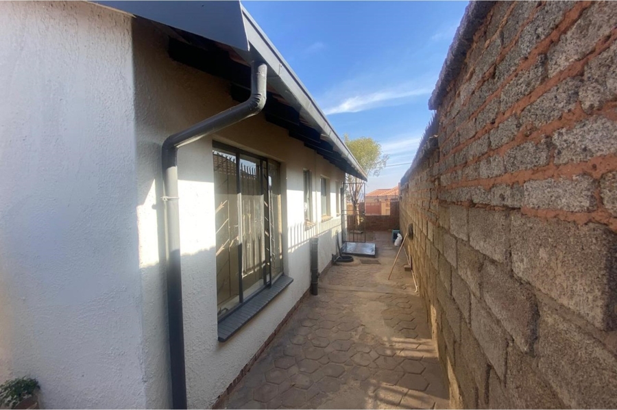 2 Bedroom Property for Sale in Soshanguve WW Gauteng