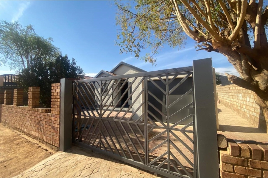 2 Bedroom Property for Sale in Soshanguve WW Gauteng