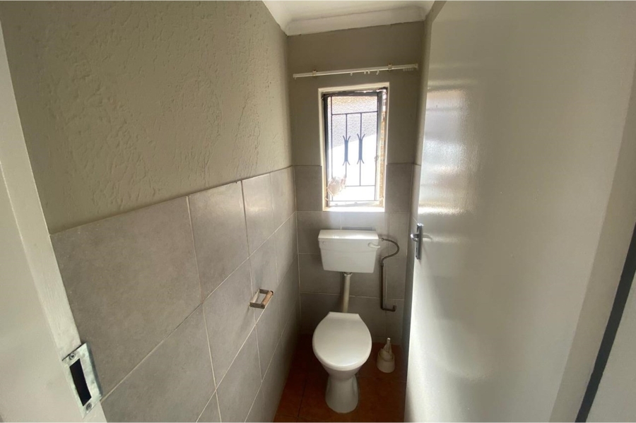 2 Bedroom Property for Sale in Soshanguve WW Gauteng