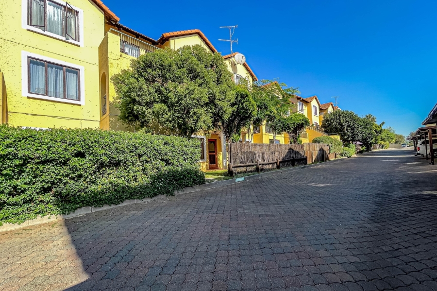 2 Bedroom Property for Sale in Sundowner Gauteng