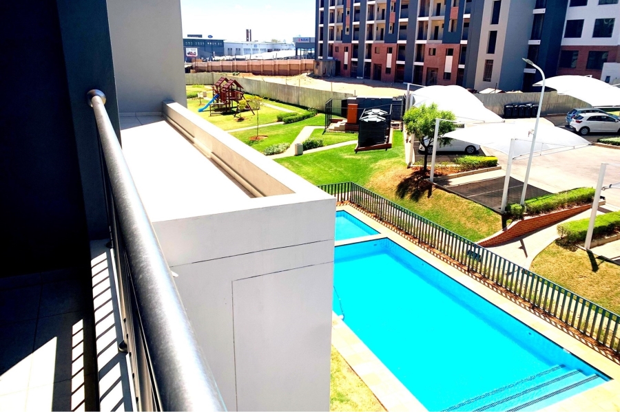 To Let 2 Bedroom Property for Rent in Greenstone Hill Gauteng