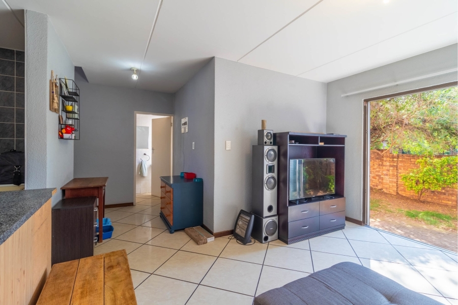 2 Bedroom Property for Sale in Bromhof Gauteng