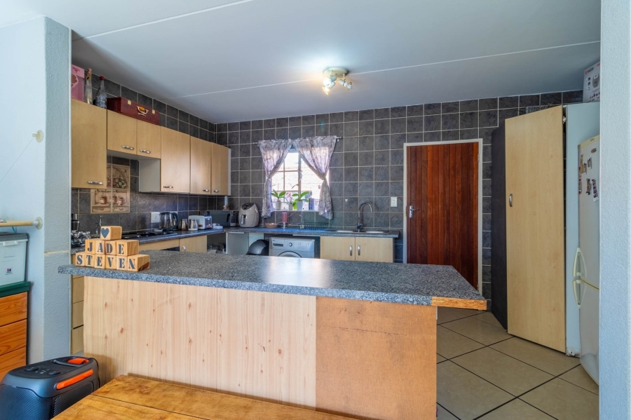 2 Bedroom Property for Sale in Bromhof Gauteng