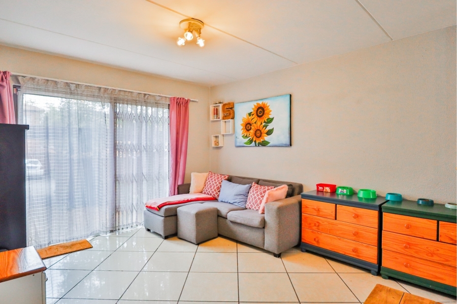 2 Bedroom Property for Sale in Bromhof Gauteng