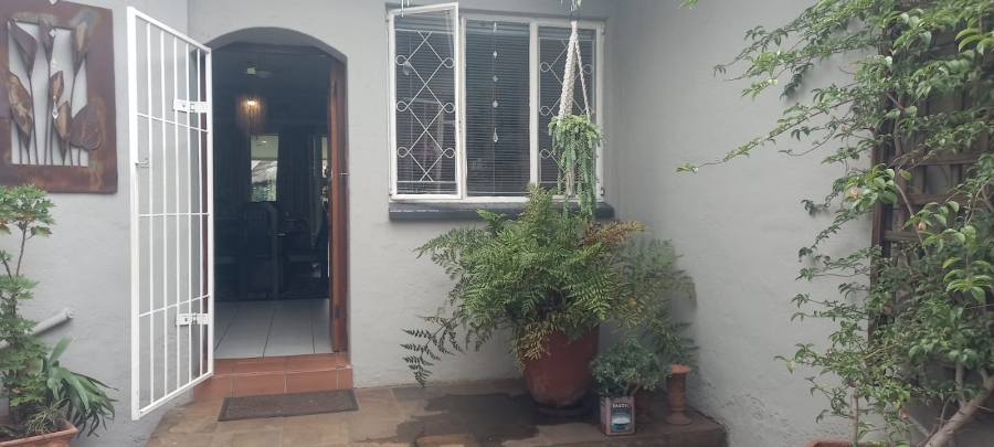 4 Bedroom Property for Sale in Verwoerdpark Gauteng