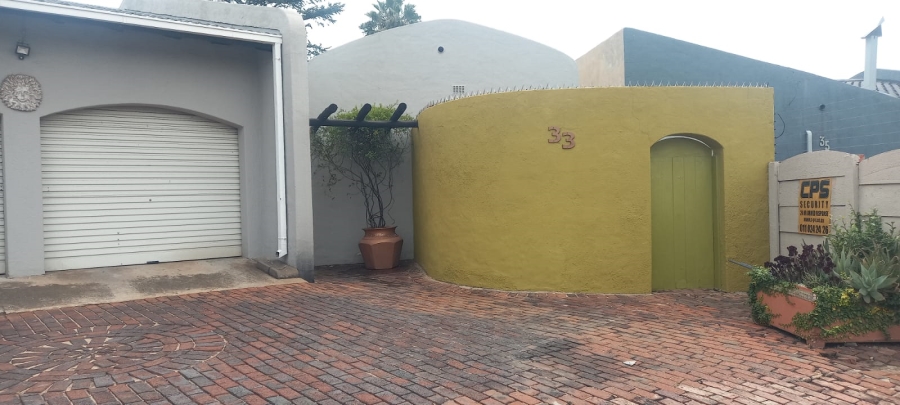 4 Bedroom Property for Sale in Verwoerdpark Gauteng