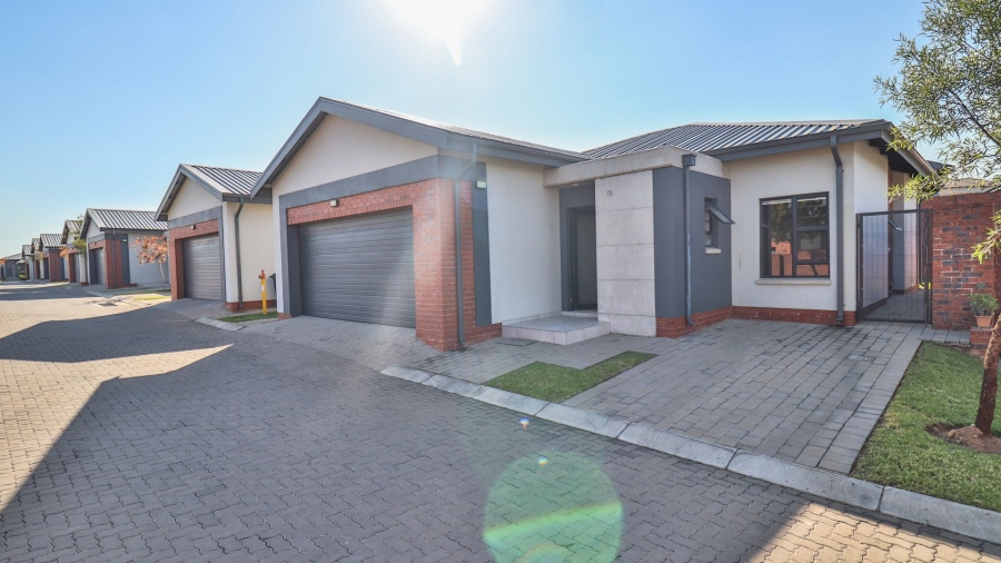 3 Bedroom Property for Sale in Vorna Valley Gauteng