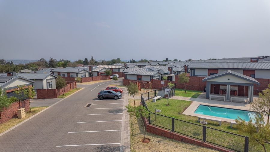 3 Bedroom Property for Sale in Vorna Valley Gauteng