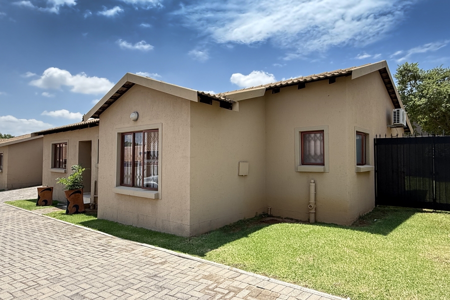 3 Bedroom Property for Sale in Country View Gauteng