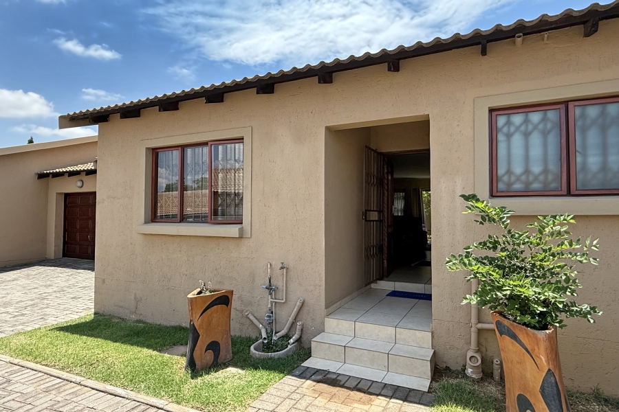 3 Bedroom Property for Sale in Country View Gauteng