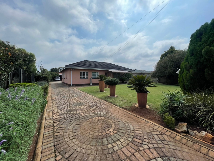 3 Bedroom Property for Sale in Witpoortjie Gauteng