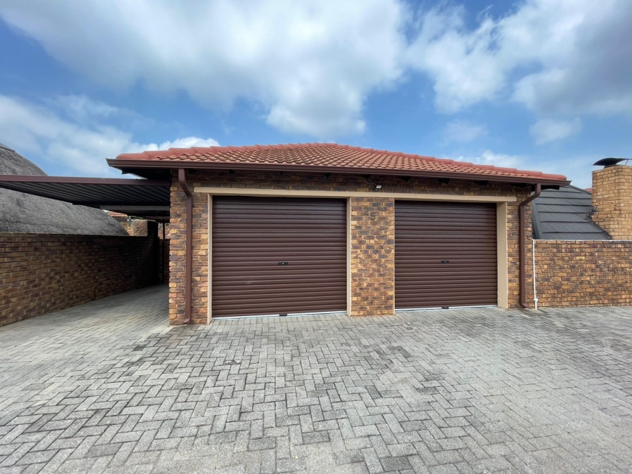 3 Bedroom Property for Sale in Radiokop Gauteng