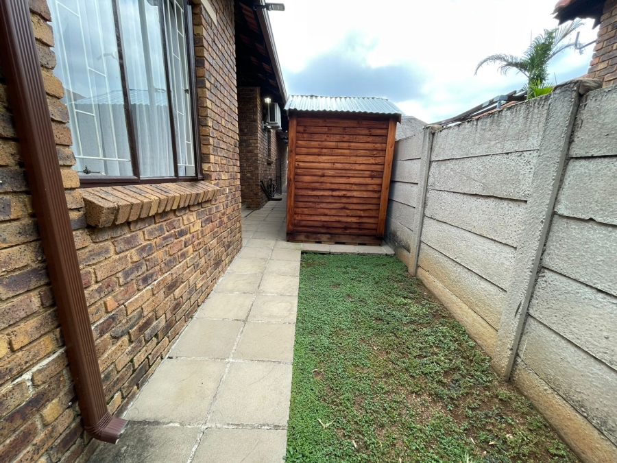 3 Bedroom Property for Sale in Radiokop Gauteng