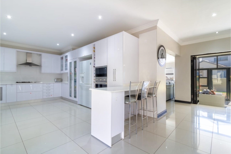 To Let 4 Bedroom Property for Rent in Copperleaf Estate Gauteng