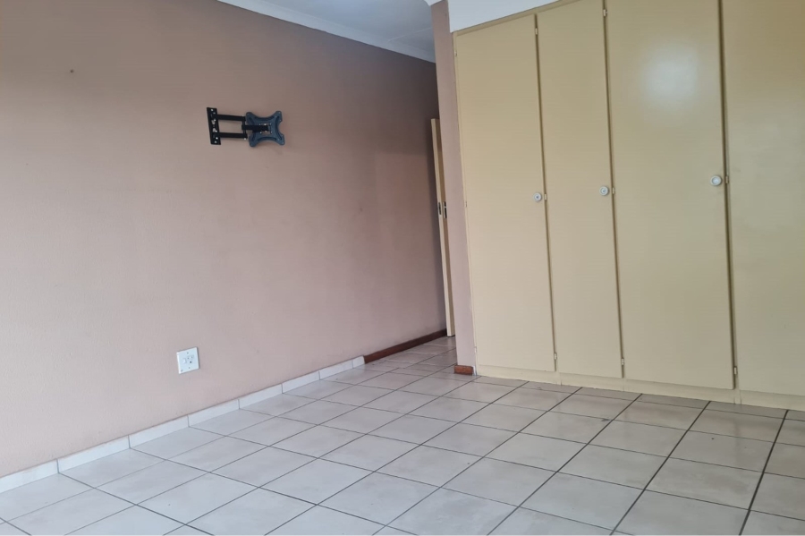 3 Bedroom Property for Sale in New Redruth Gauteng