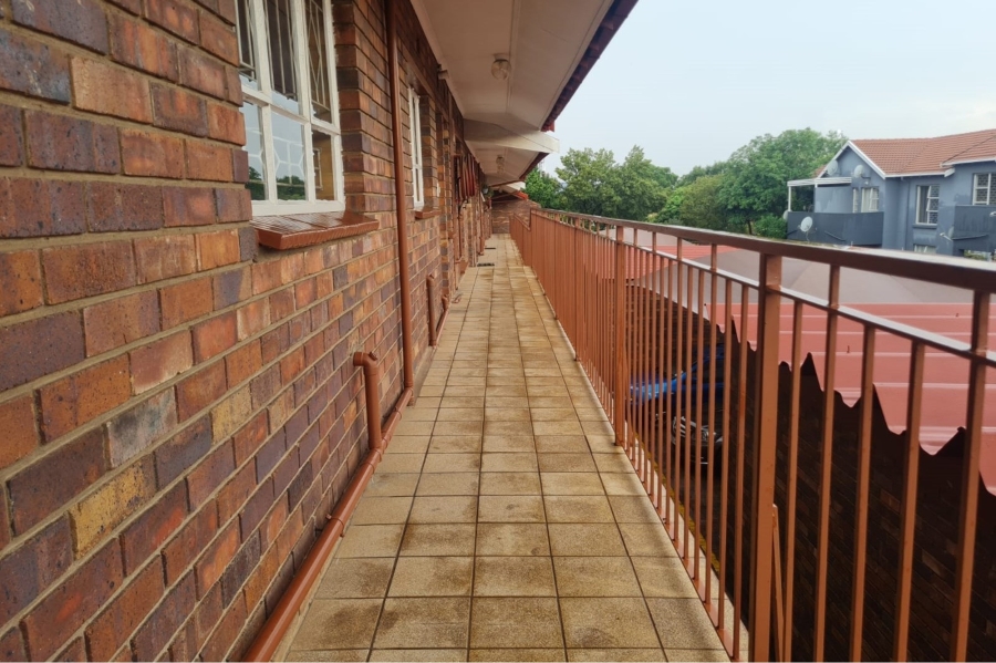 3 Bedroom Property for Sale in New Redruth Gauteng