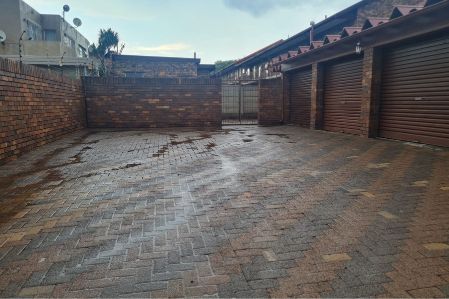 3 Bedroom Property for Sale in New Redruth Gauteng