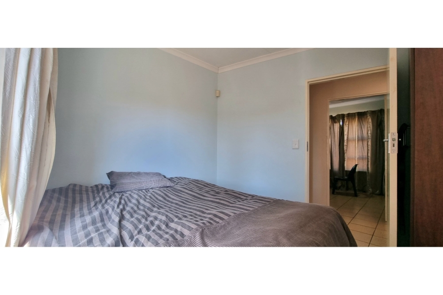 To Let 3 Bedroom Property for Rent in Glen Marais Gauteng