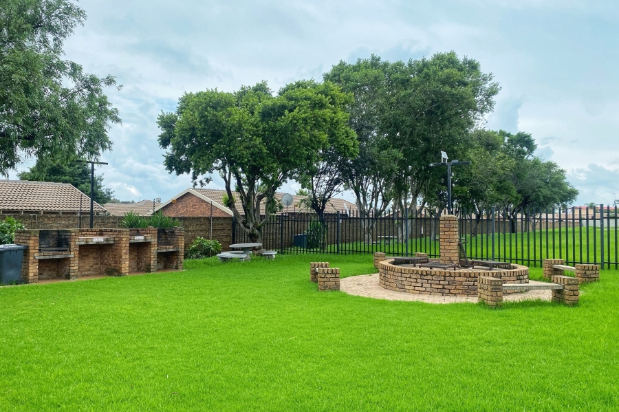 2 Bedroom Property for Sale in Bergbron Gauteng