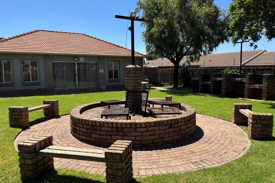 2 Bedroom Property for Sale in Bergbron Gauteng