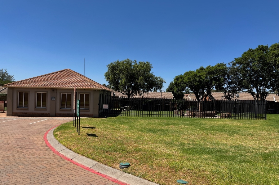 2 Bedroom Property for Sale in Bergbron Gauteng