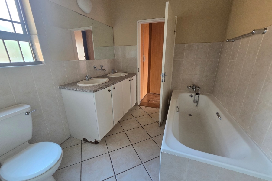 3 Bedroom Property for Sale in North Riding Gauteng