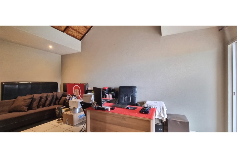 4 Bedroom Property for Sale in Glenvista Gauteng