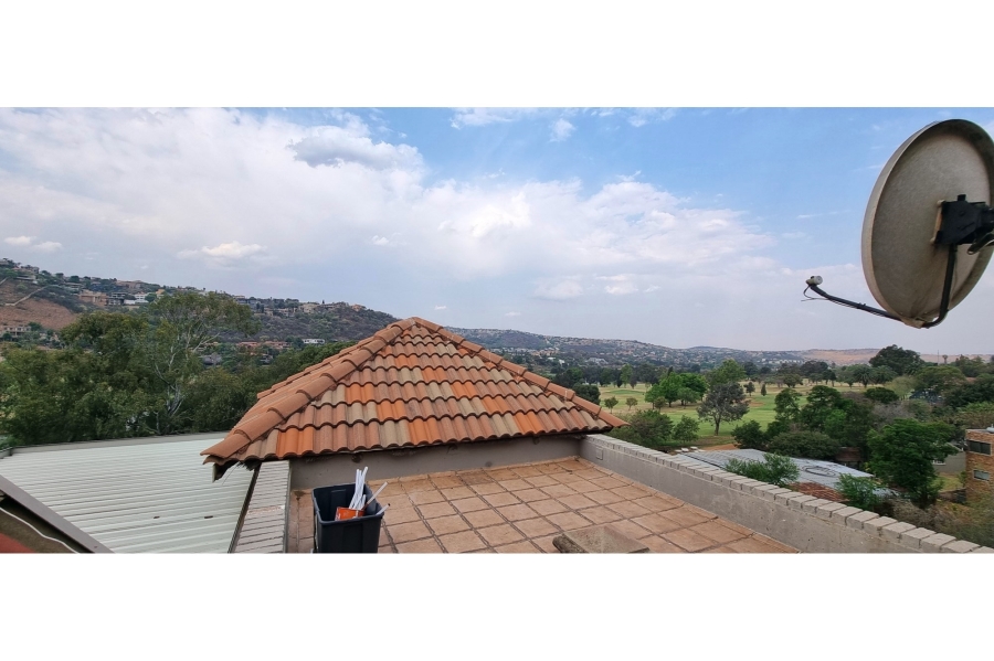 4 Bedroom Property for Sale in Glenvista Gauteng