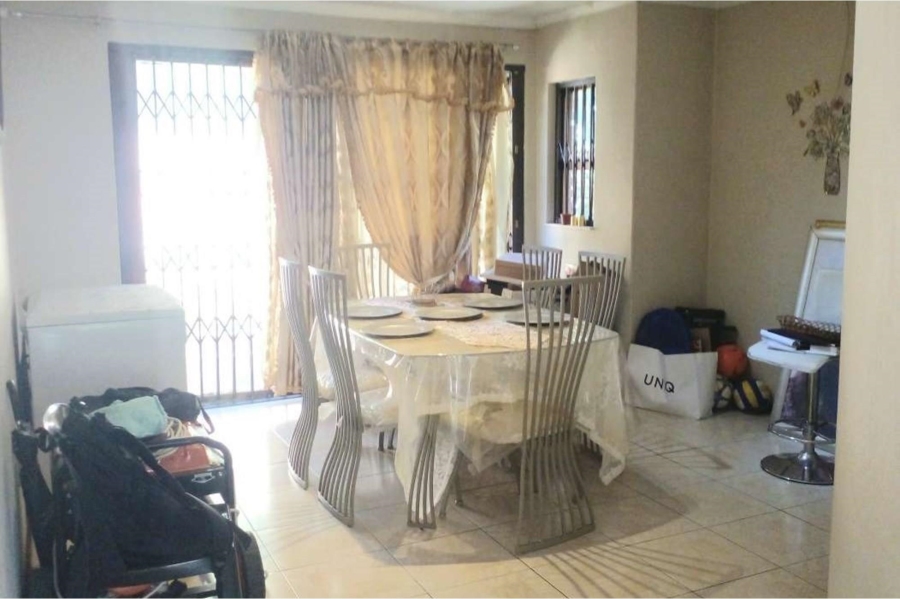 4 Bedroom Property for Sale in Bromhof Gauteng