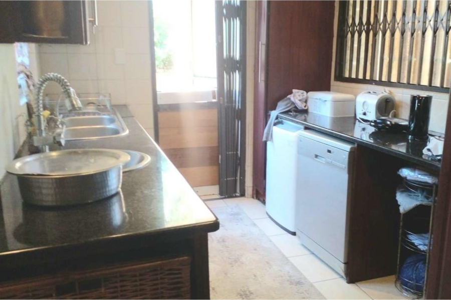 4 Bedroom Property for Sale in Bromhof Gauteng