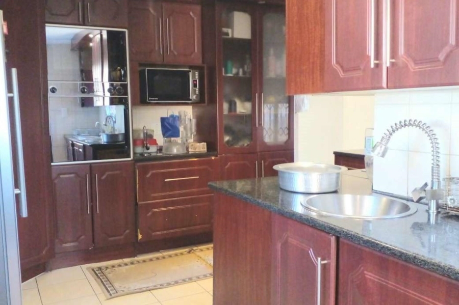4 Bedroom Property for Sale in Bromhof Gauteng