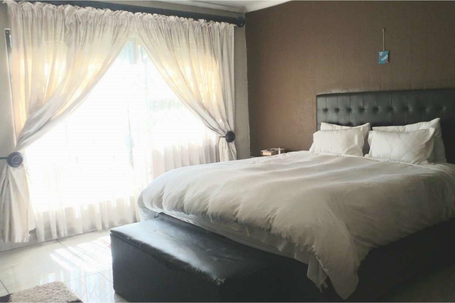 4 Bedroom Property for Sale in Bromhof Gauteng