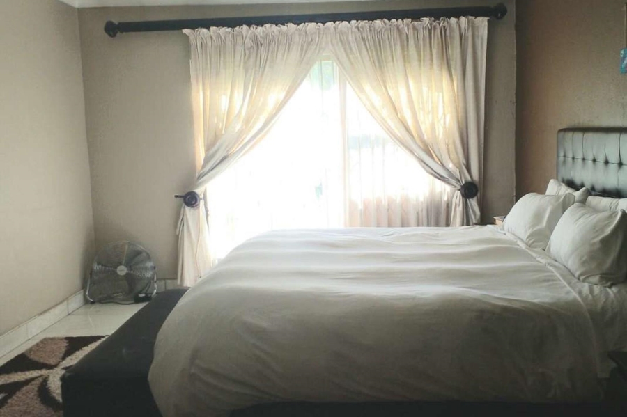 4 Bedroom Property for Sale in Bromhof Gauteng