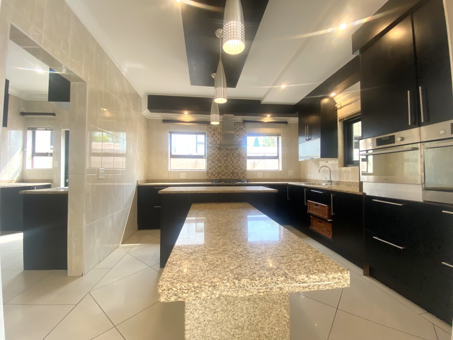 5 Bedroom Property for Sale in Willow Acres Gauteng