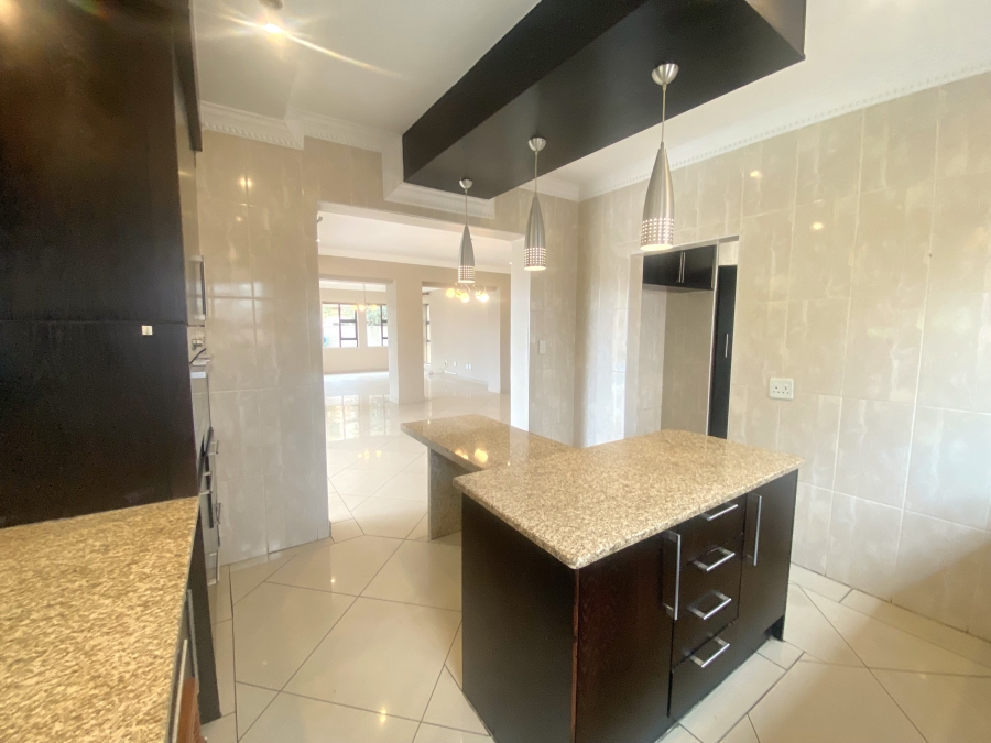 5 Bedroom Property for Sale in Willow Acres Gauteng